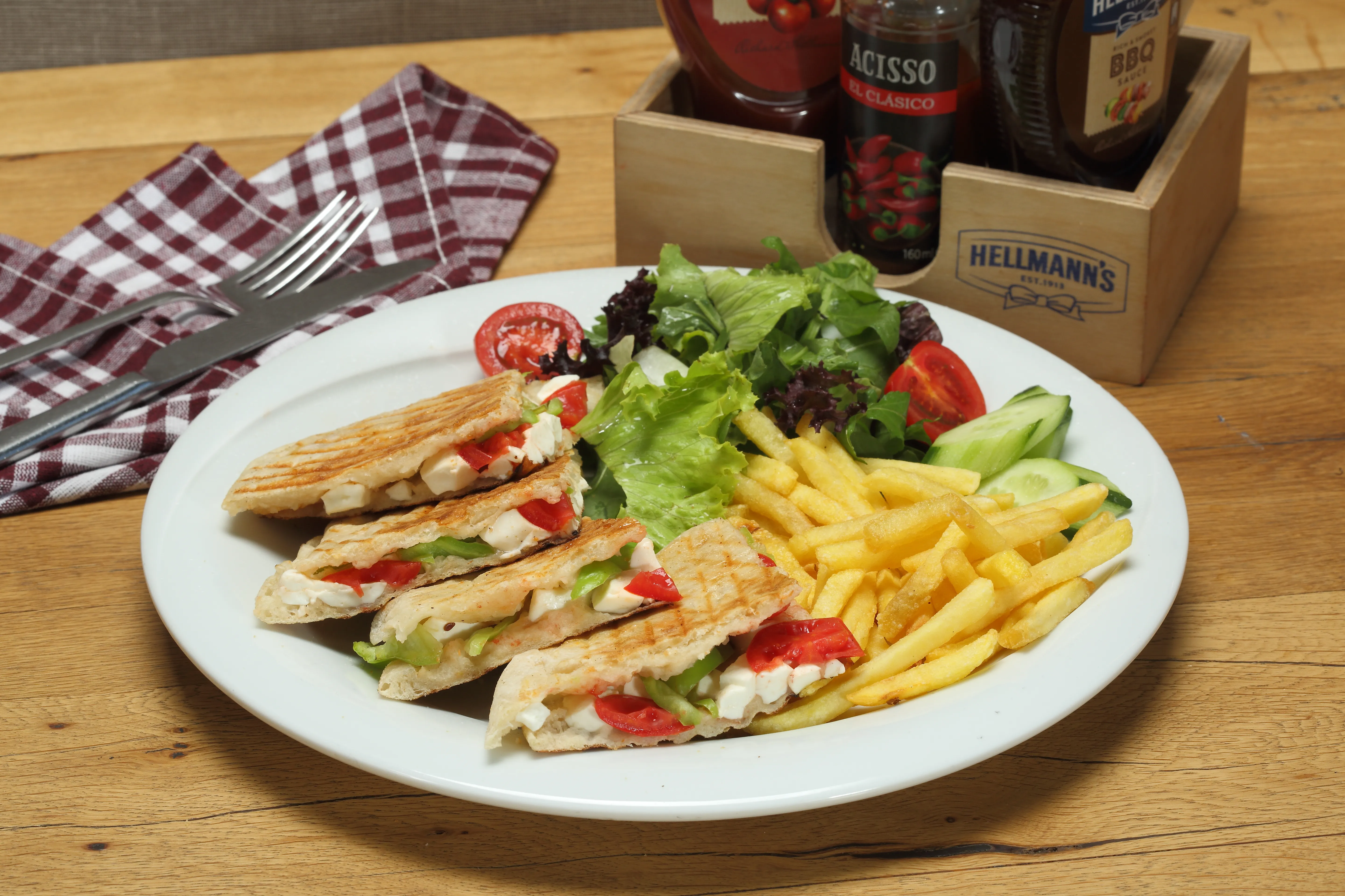 Bazlamada Beyaz Peynirli Tost