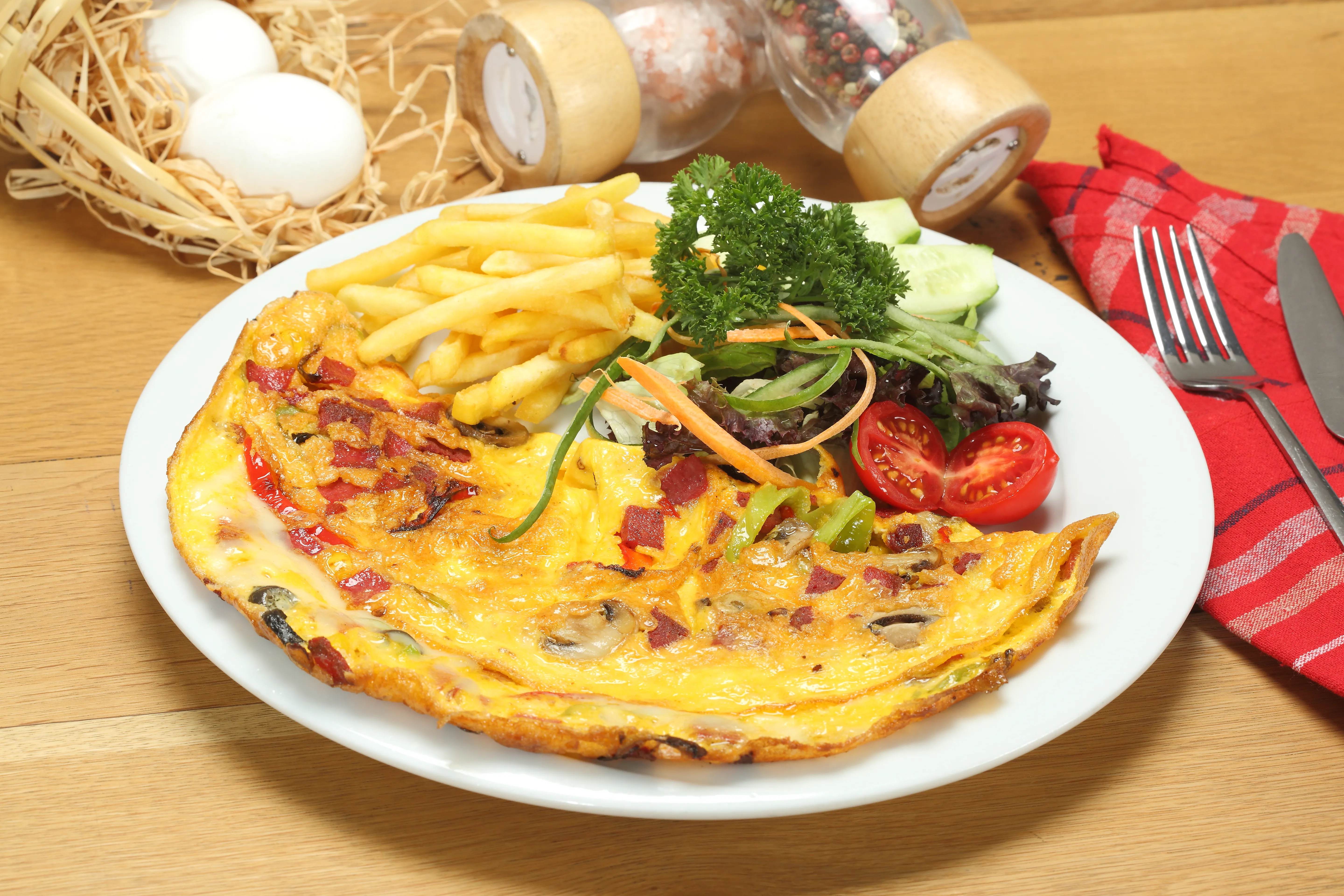 Sucuklu Kaşarlı Omlet